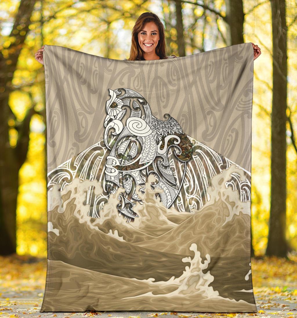 maori-manaia-the-blue-sea-premium-blanket-golden