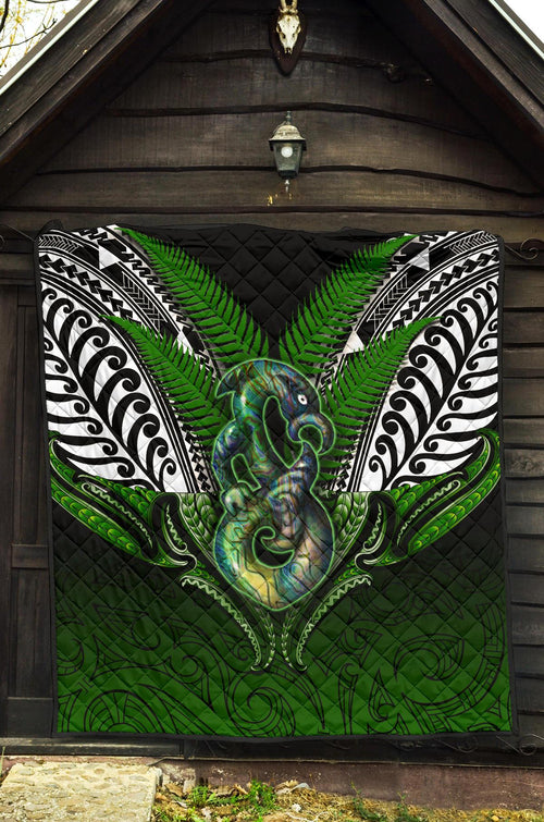 manaia-mythology-premium-quilt-silver-fern-maori-tattoo
