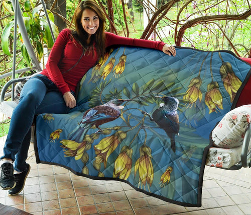 tui-bird-and-kowhai-flowers-quilt