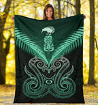maori-manaia-new-zealand-premium-blanket-turquoise