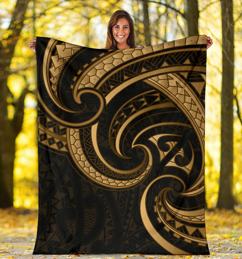 new-zealand-maori-mangopare-premium-blanket-polynesian-gold