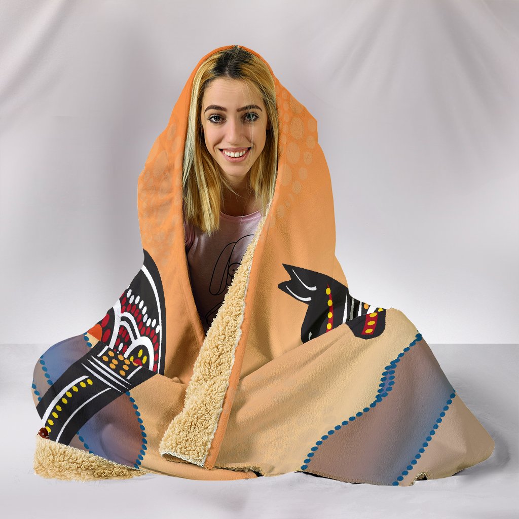 aboriginal-hooded-blanket-kangaroo-patterns-uluru-landscape