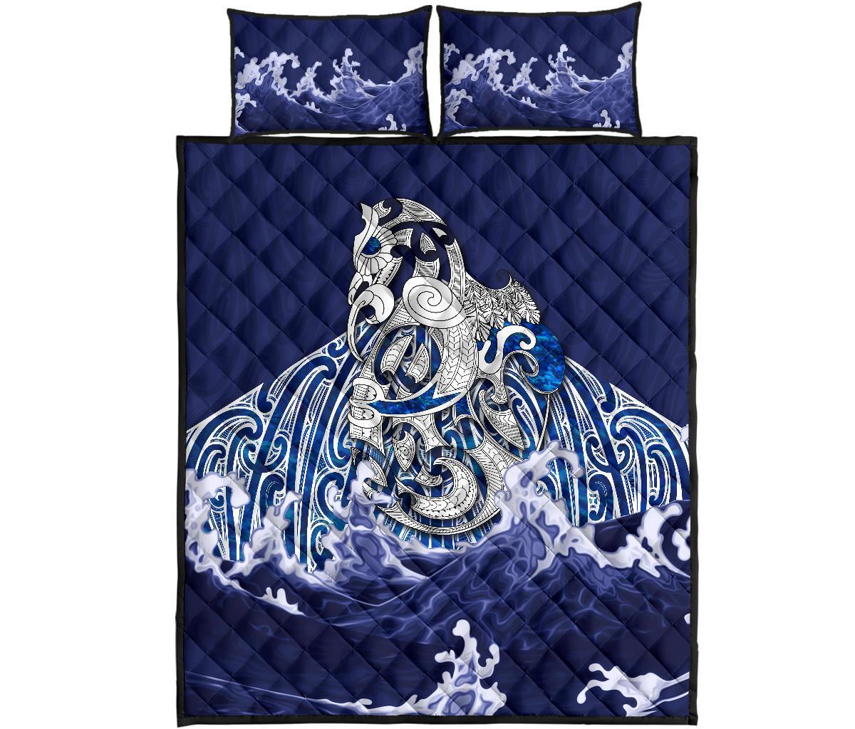 maori-manaia-the-blue-sea-quilt-bed-set-navy