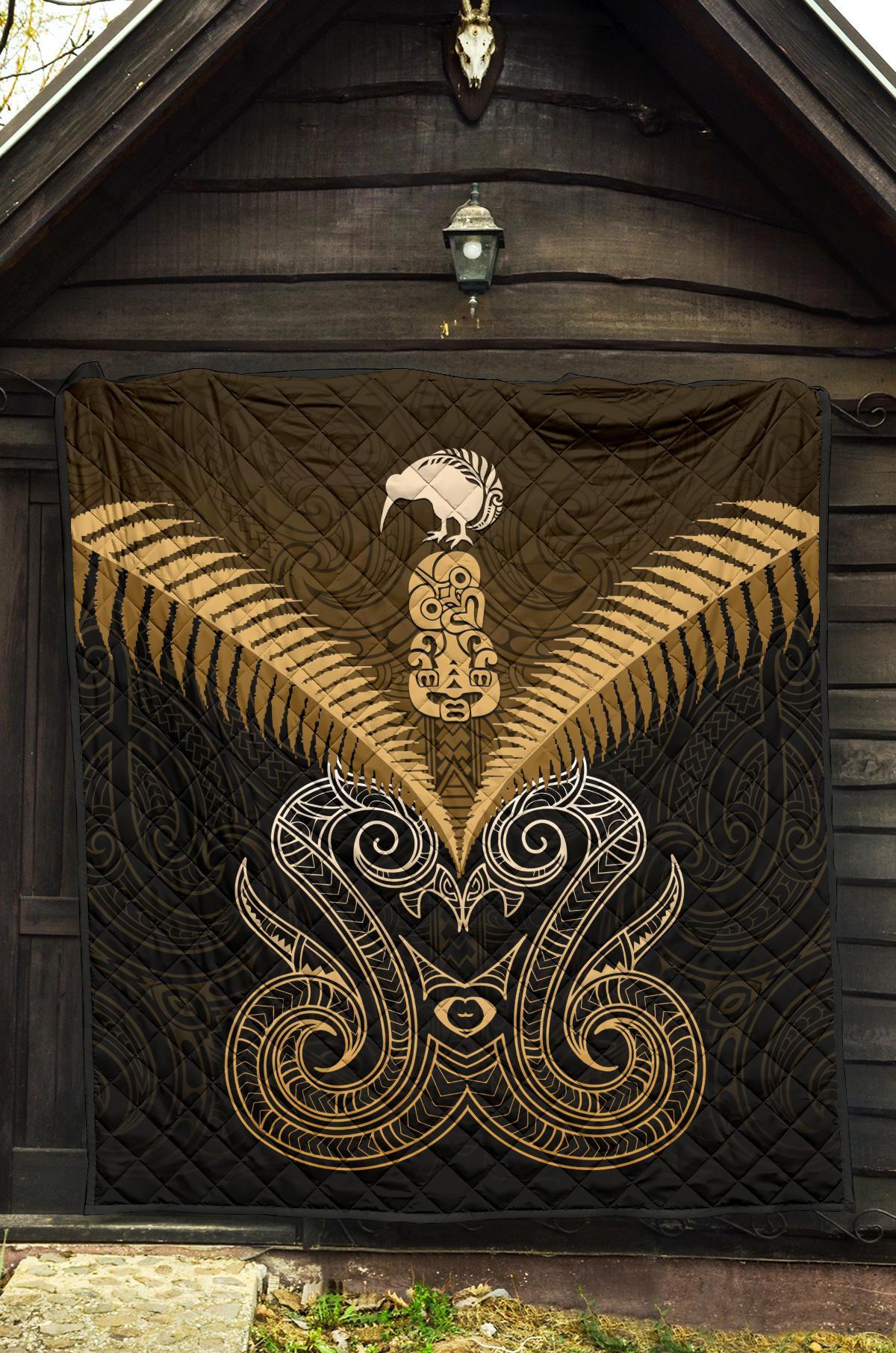 maori-manaia-new-zealand-premium-quilt-gold