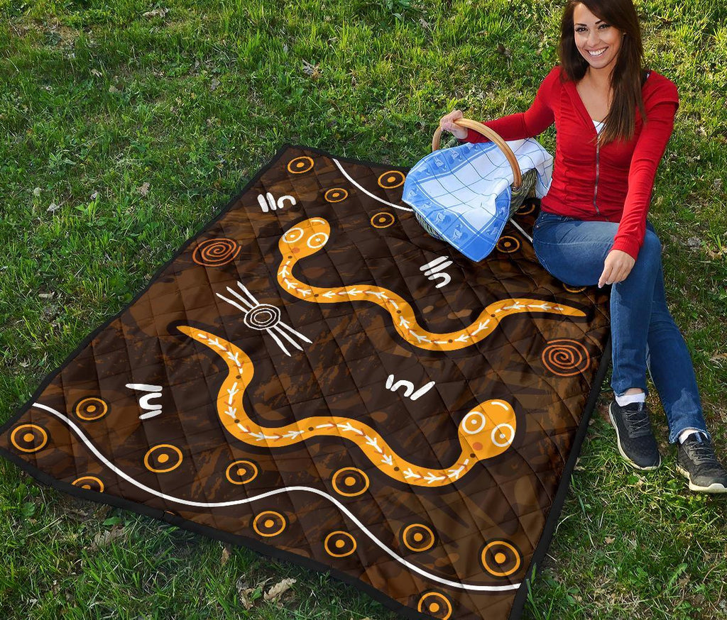 aboriginal-premium-quilt-indigenous-snake-hand-brown-color-1