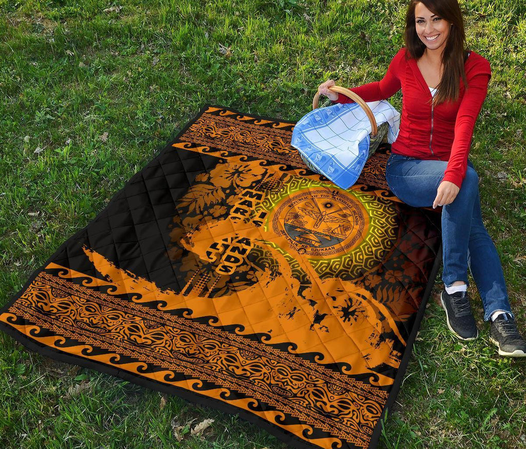 marshall-island-quilt-wave-gold-design