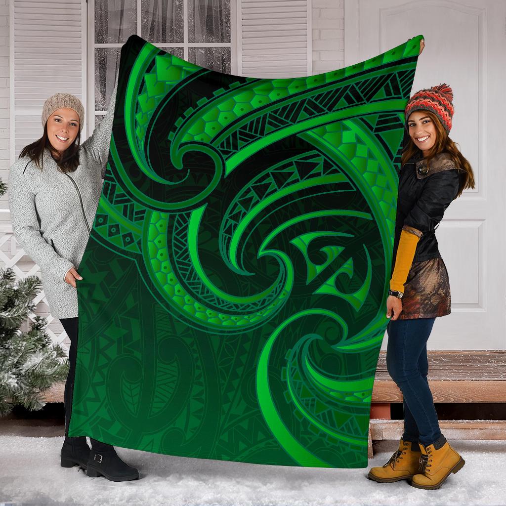 new-zealand-maori-mangopare-premium-blanket-polynesian-green