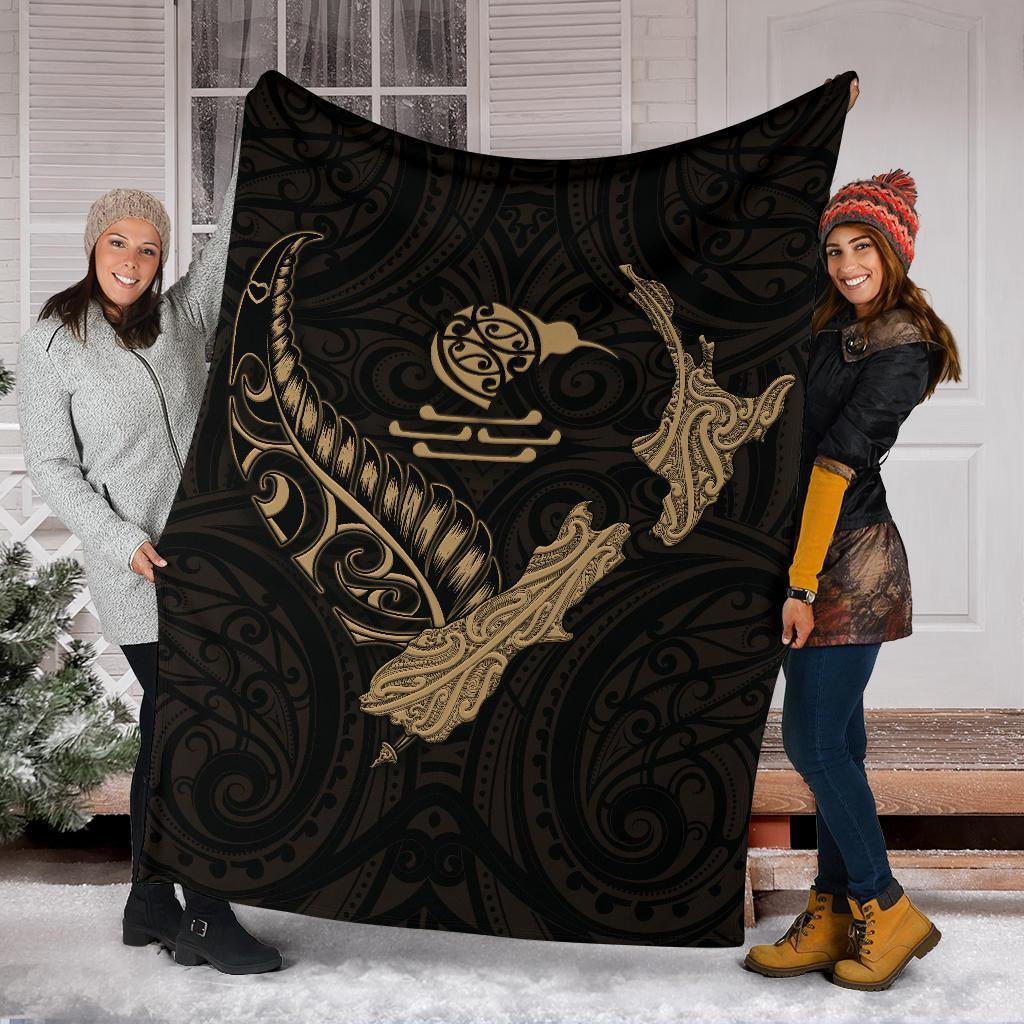 new-zealand-heart-premium-blanket-map-kiwi-mix-silver-fern-gold