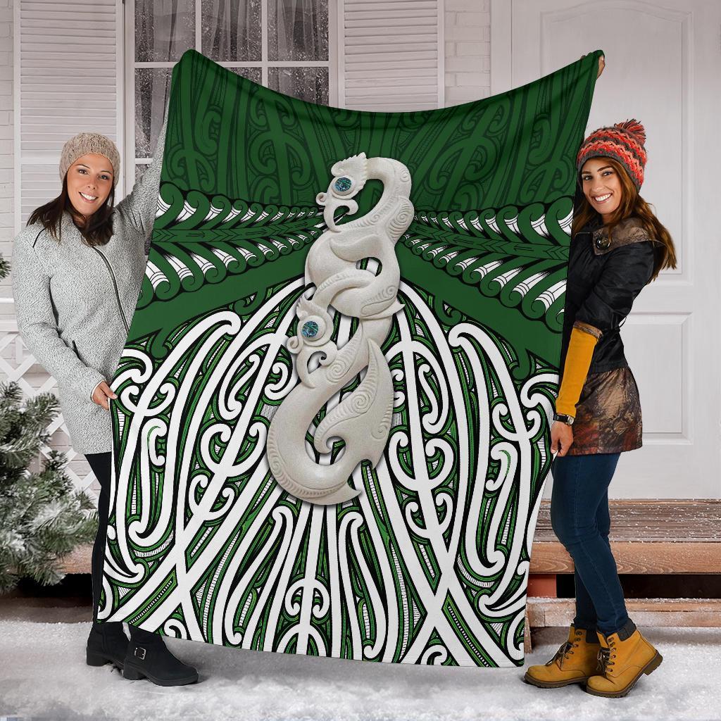 maori-moko-tattoo-premium-blanket-manaia-pounamu