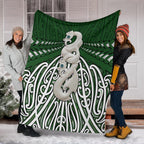 maori-moko-tattoo-premium-blanket-manaia-pounamu