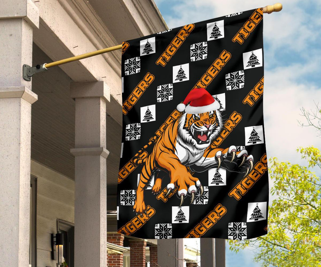 wests-christmas-flag-tigers-fancy