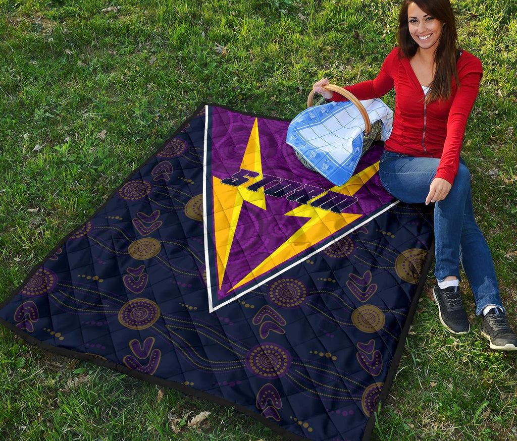 storm-premium-quilt-indigenous-artsy-style