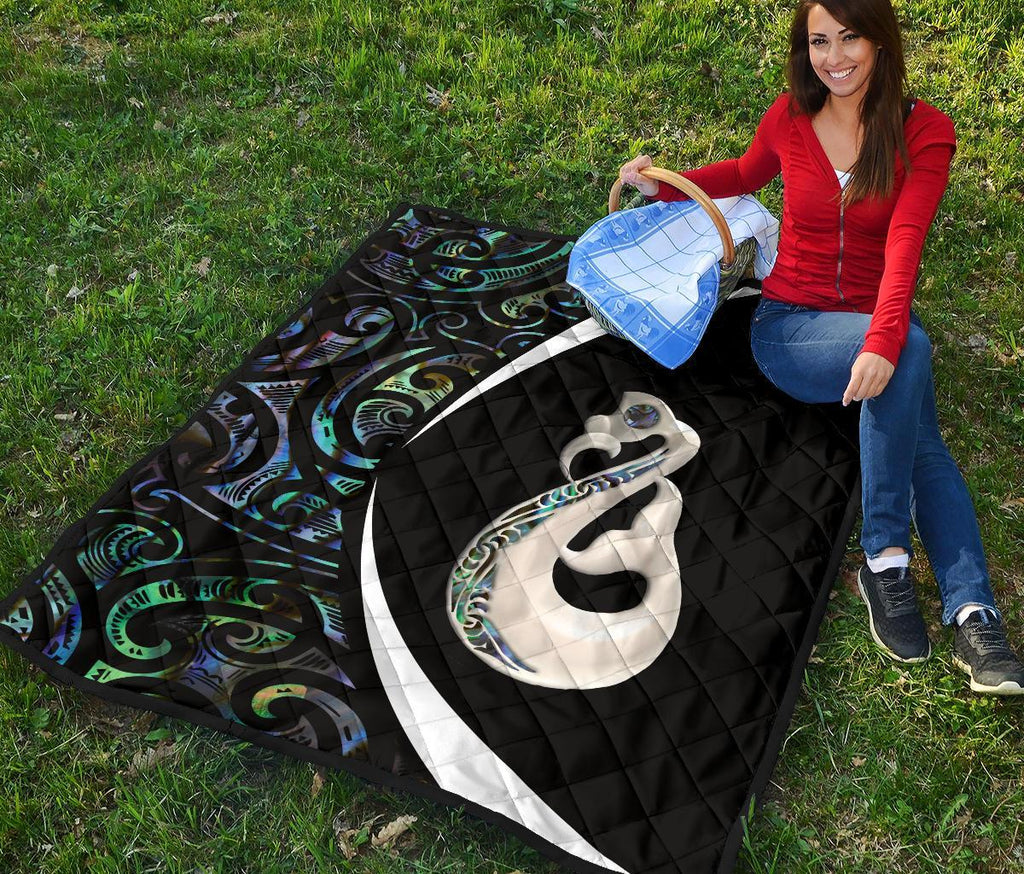 new-zealand-maori-manaia-paua-shell-premium-quilt-circle-style