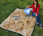 new-zealand-maori-quilt-tiki-with-paua-shell-eyes-quilt-blanket