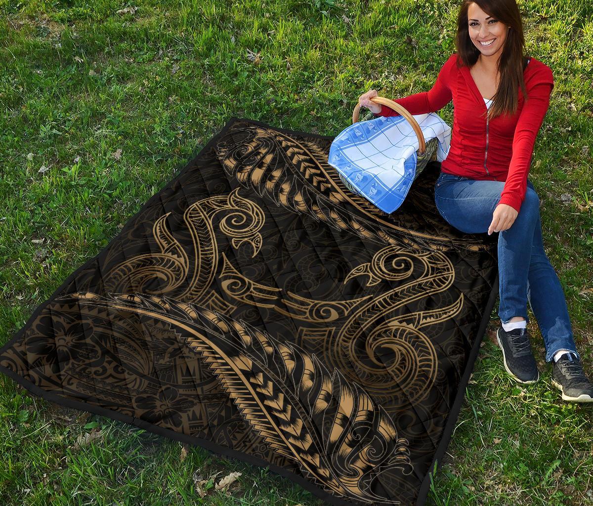 aotearoa-premium-quilt-gold-maori-manaia-with-silver-fern