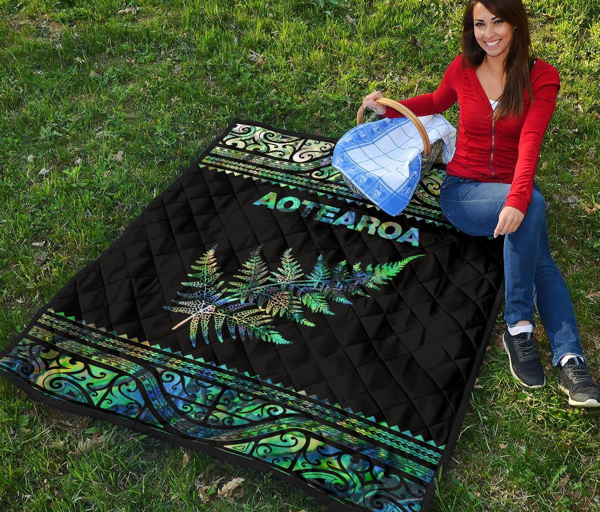 aotearoa-new-zealand-maori-premium-quilt-silver-fern-paua-shell