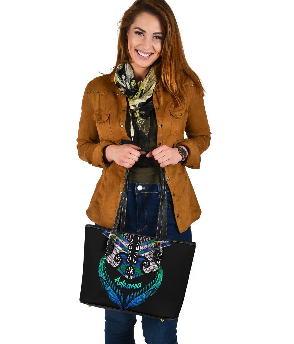 aotearoa-small-leather-tote-silver-fern-tangaroa
