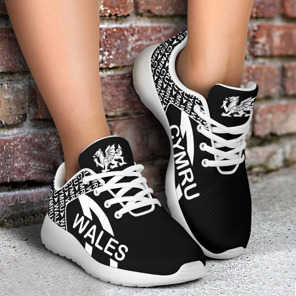 wales-sporty-sneakers-transit-style