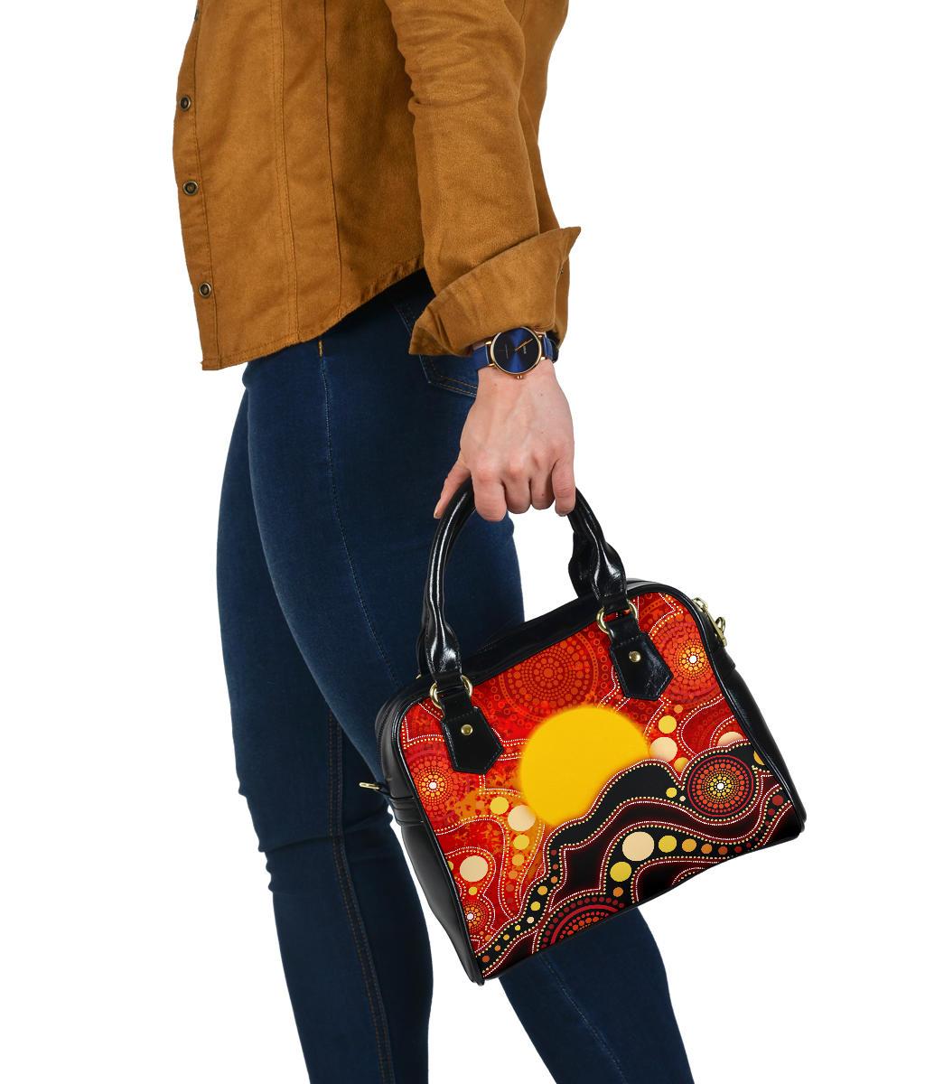 Aboriginal Shoulder Handbag, Aboriginal Lives Matter Flag Dot Painting Art - Vibe Hoodie