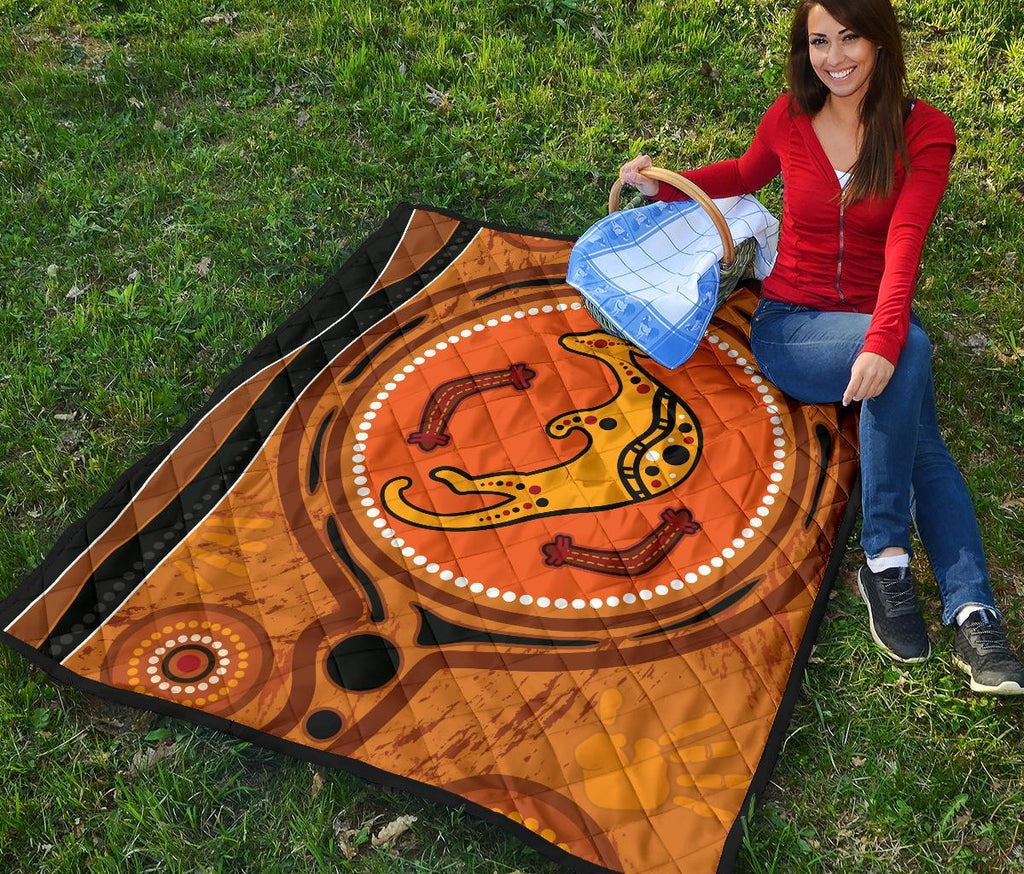 aboriginal-premium-quilt-indigenous-snake-hand-brown-color