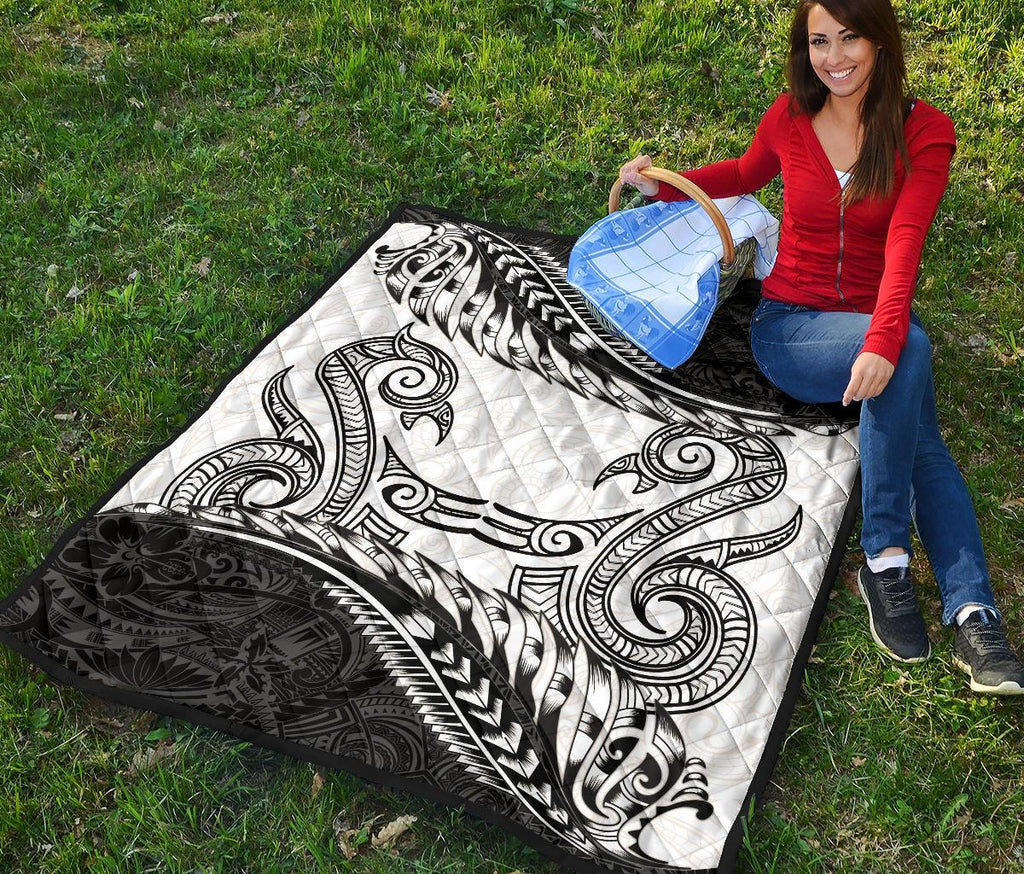 aotearoa-premium-quilt-maori-manaia-with-silver-fern