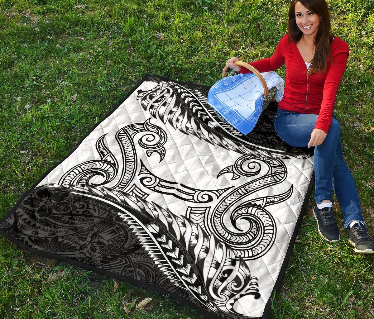 aotearoa-premium-quilt-maori-manaia-with-silver-fern