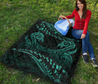 aotearoa-premium-quilt-turquoise-maori-manaia-with-silver-fern