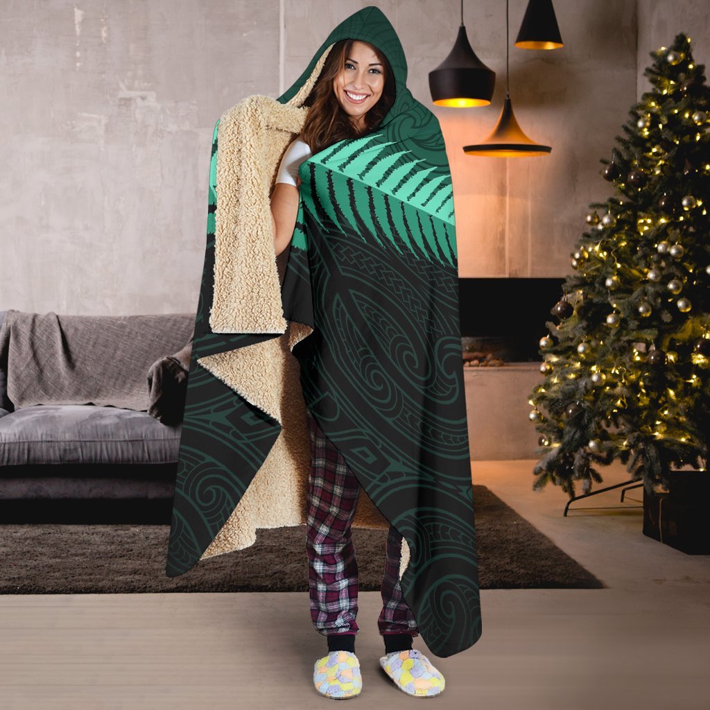 maori-manaia-new-zealand-hooded-blanket-turquoise