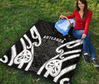aotearoa-premium-quilt-maori-moko-black-white