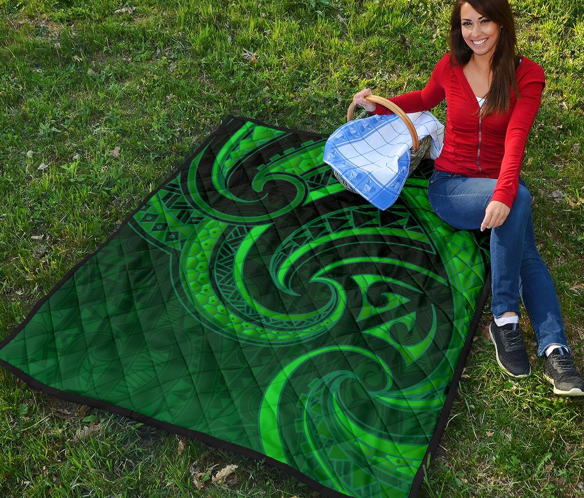 new-zealand-maori-mangopare-premium-quilt-polynesian-green
