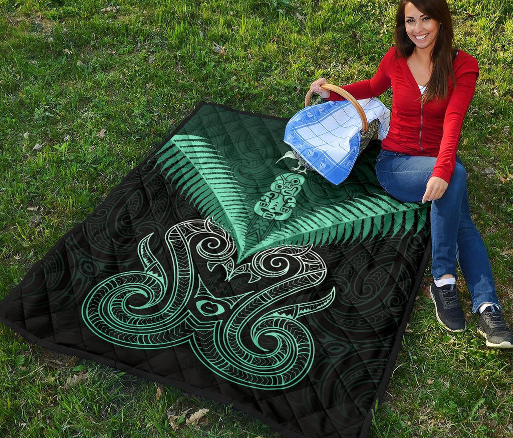 maori-manaia-new-zealand-premium-quilt-turquoise
