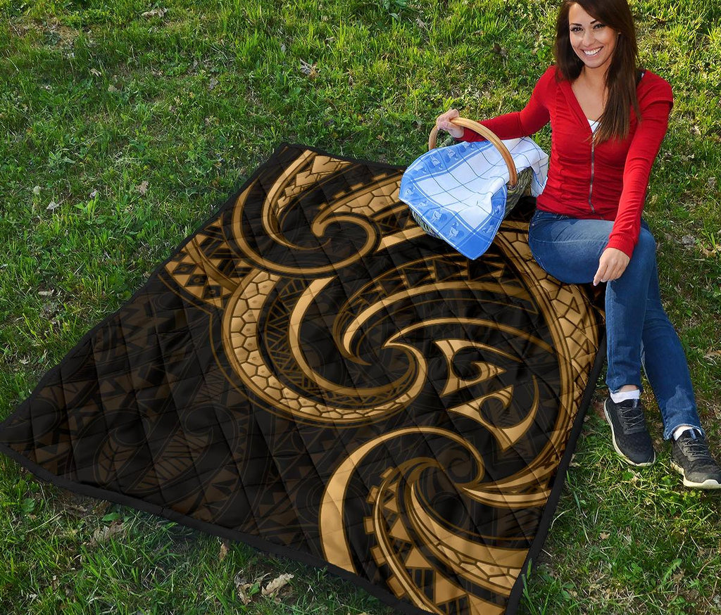 new-zealand-maori-mangopare-premium-quilt-polynesian-gold