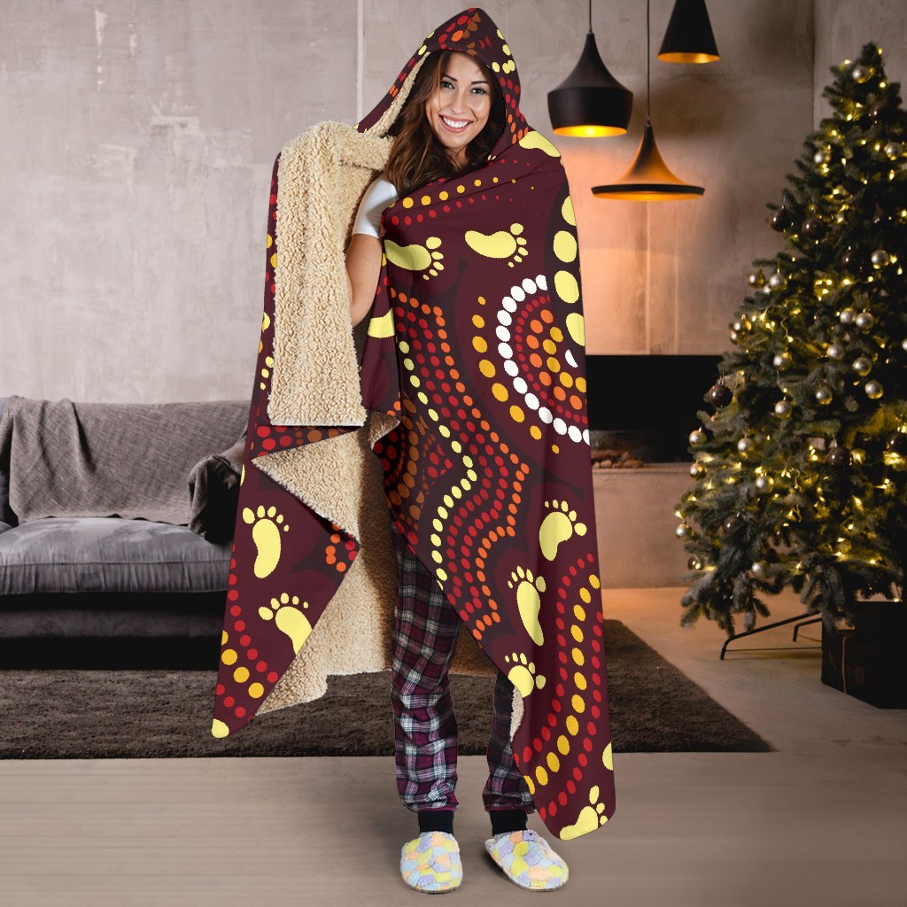 hooded-blanket-indigenous-circle-footprint