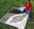 paua-shell-maori-silver-fern-quilt-white