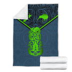 new-zealand-maori-rugby-premium-blanket-pride-version-navy