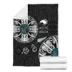 new-zealand-aotearoa-premium-blanket-maori-mangopare-paua-shell