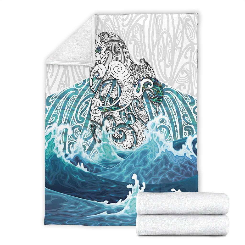 maori-manaia-the-blue-sea-premium-blanket-white