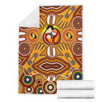 blankets-aboriginal-family-with-dot-painting-art