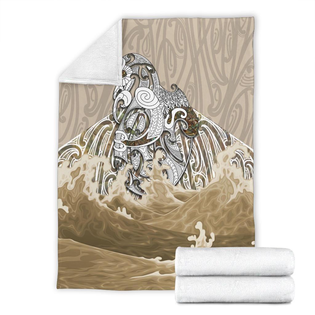 maori-manaia-the-blue-sea-premium-blanket-golden