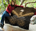 maori-manaia-new-zealand-premium-quilt-gold