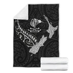 new-zealand-heart-premium-blanket-map-kiwi-mix-silver-fern-white