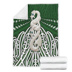 maori-moko-tattoo-premium-blanket-manaia-pounamu