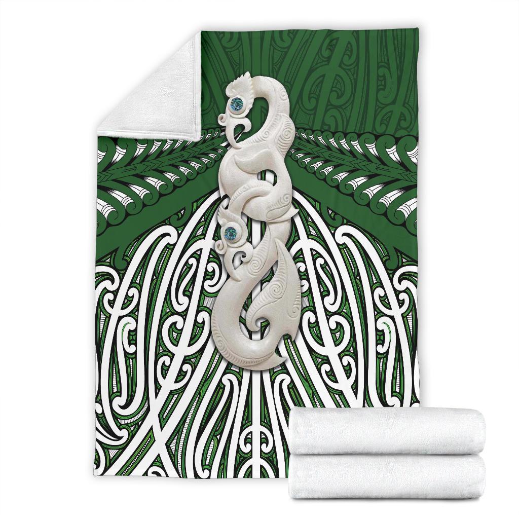 maori-moko-tattoo-premium-blanket-manaia-pounamu