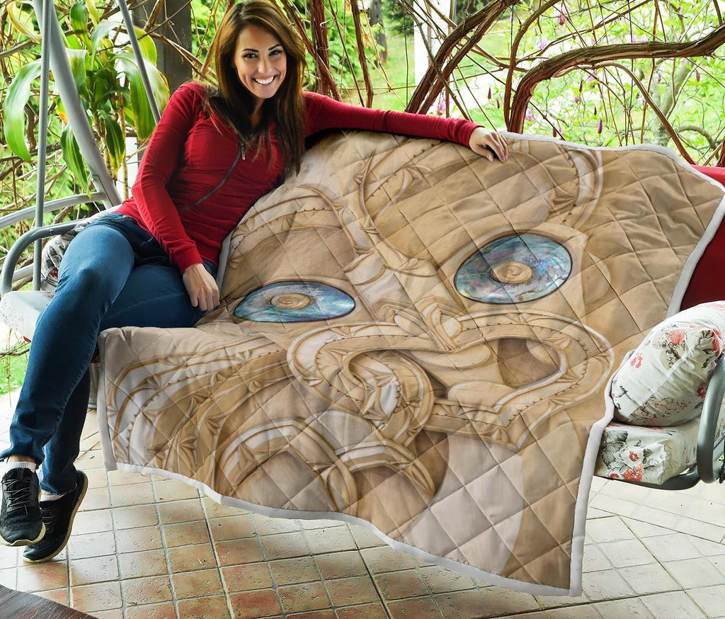 new-zealand-maori-quilt-tiki-with-paua-shell-eyes-quilt-blanket
