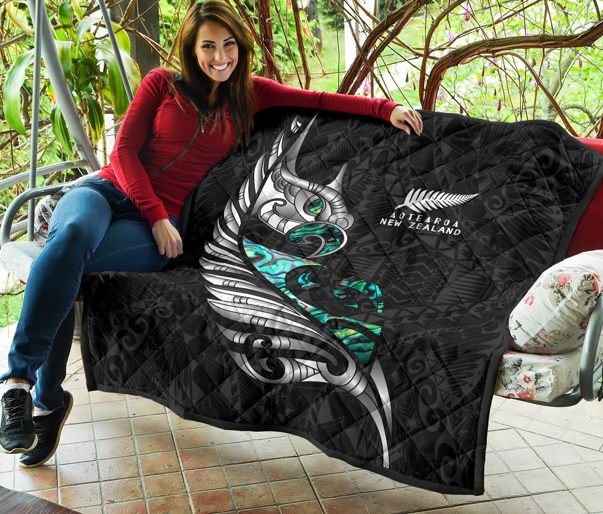 new-zealand-premium-quilt-manaia-paua-fern-wing-white