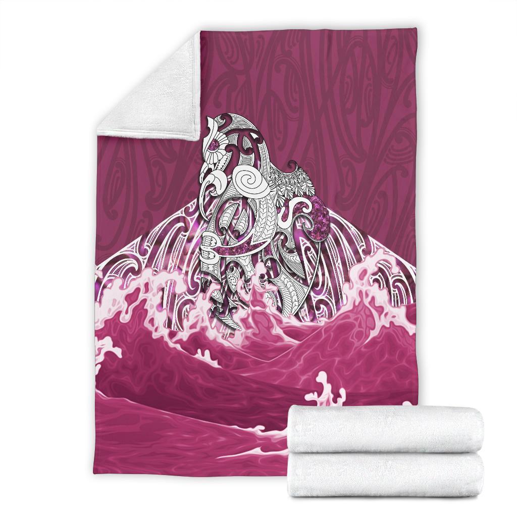 maori-manaia-the-blue-sea-premium-blanket-pink