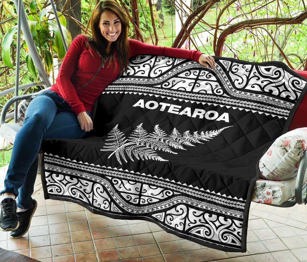 aotearoa-new-zealand-maori-premium-quilt-silver-fern-white