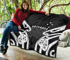 aotearoa-premium-quilt-maori-moko-black-white