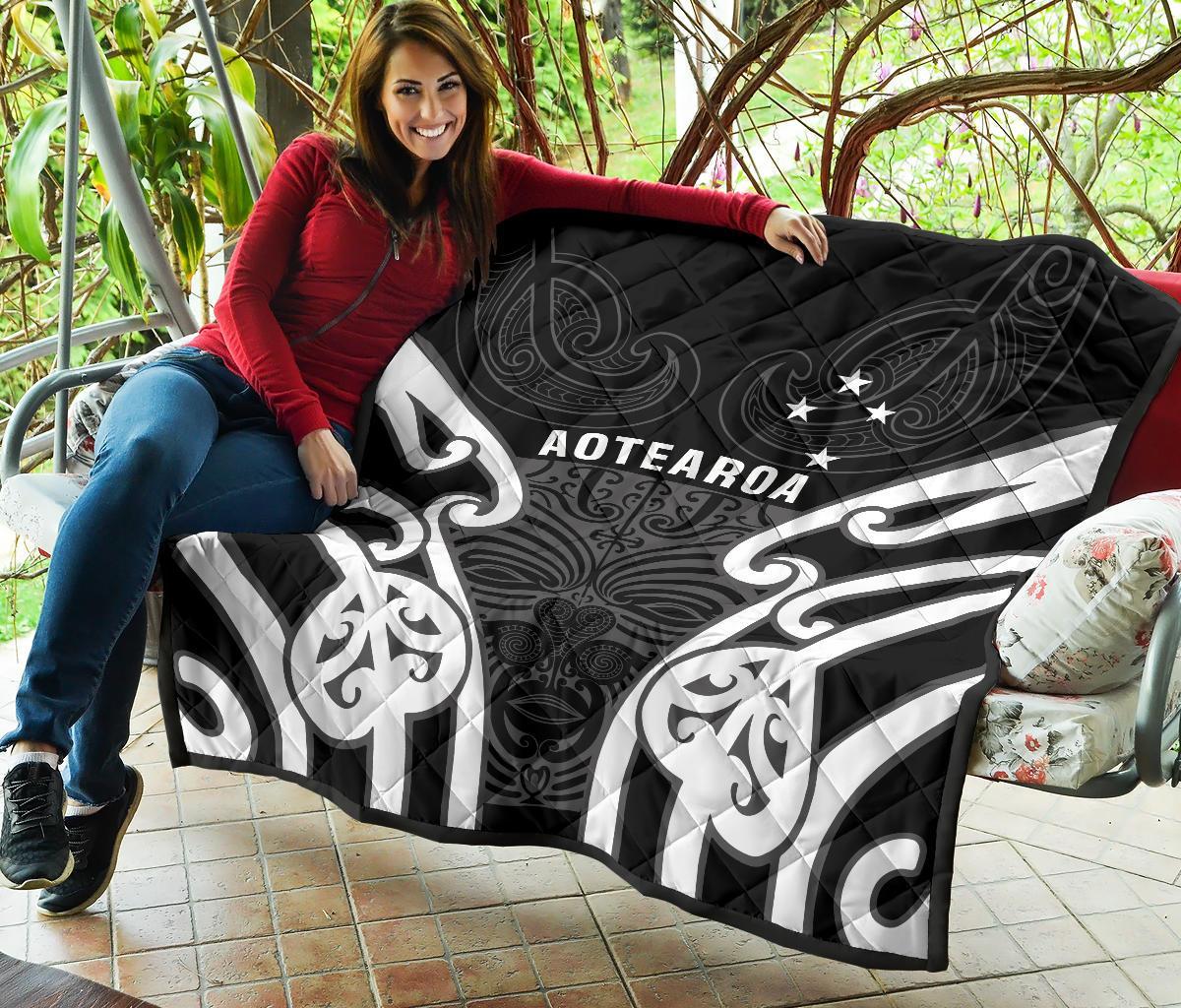 aotearoa-premium-quilt-maori-moko-black-white