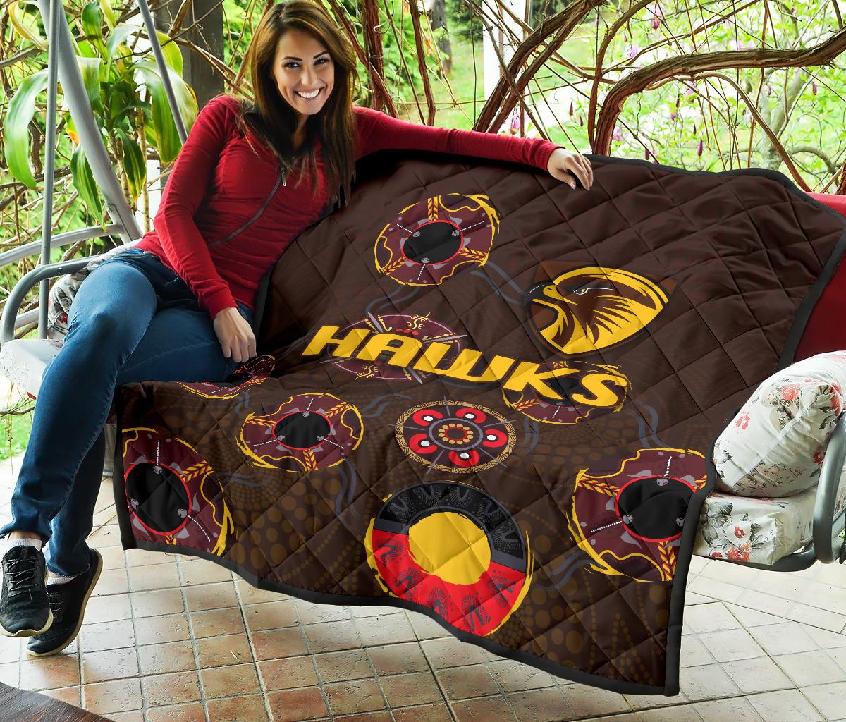 hawthorn-premium-quilt-hawks-indigenous-brown